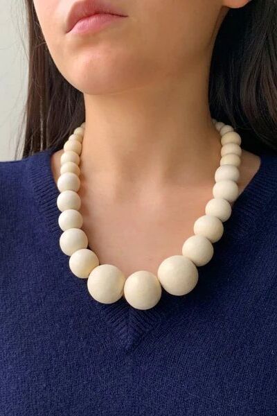 Lotus Feet Graduated Ball Necklace Cream