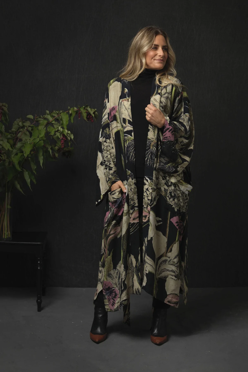 One Hundred Stars Crepe Long Iris Kimono Black